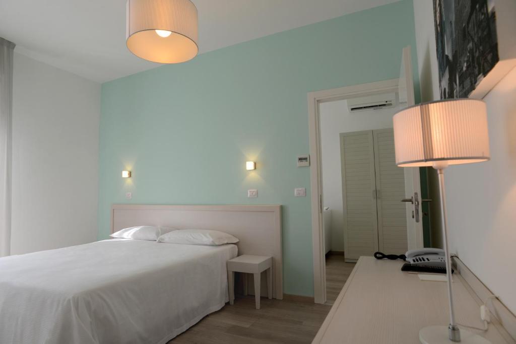 Maree Hotel تْشيزيناتيكو الغرفة الصورة