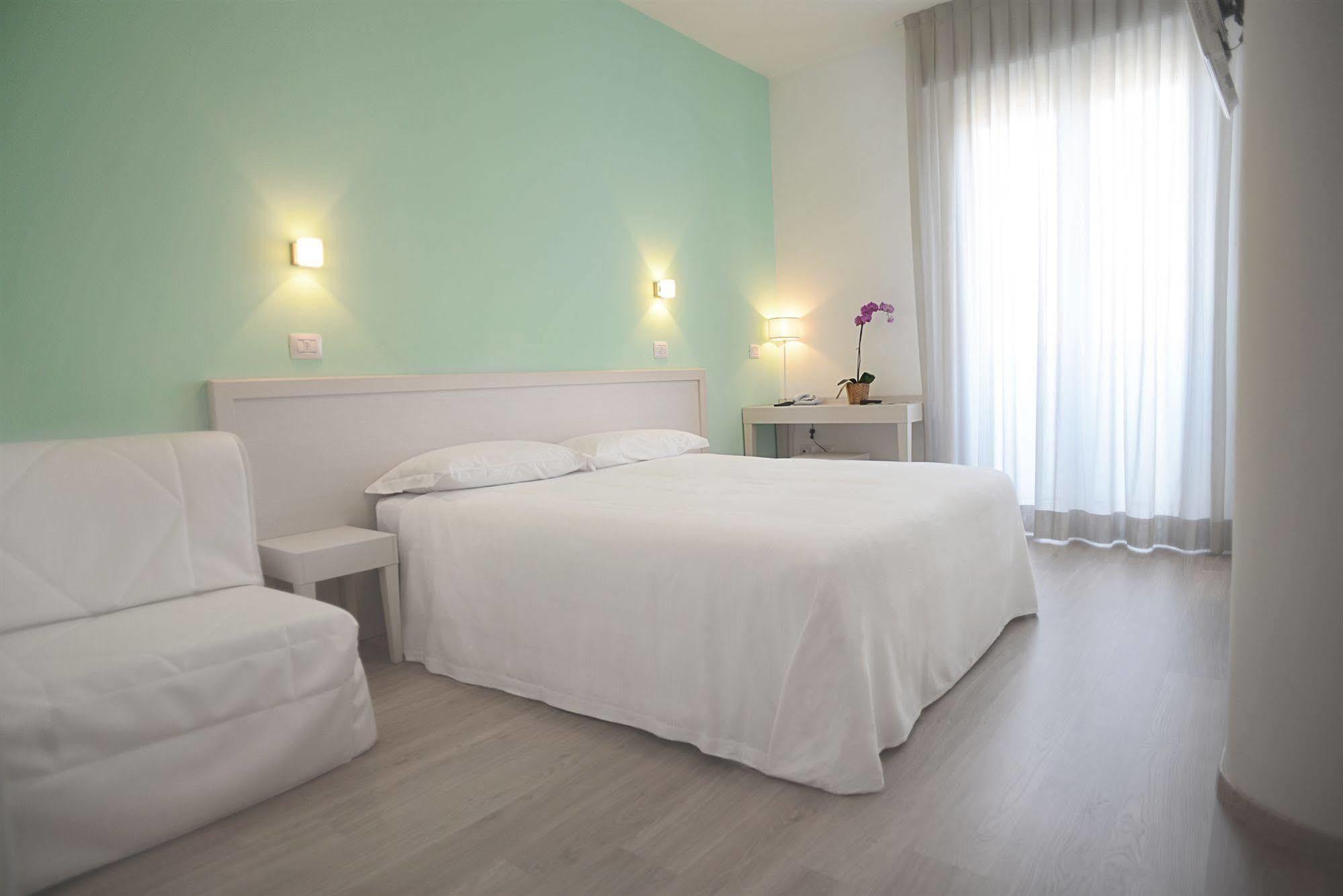 Maree Hotel تْشيزيناتيكو المظهر الخارجي الصورة