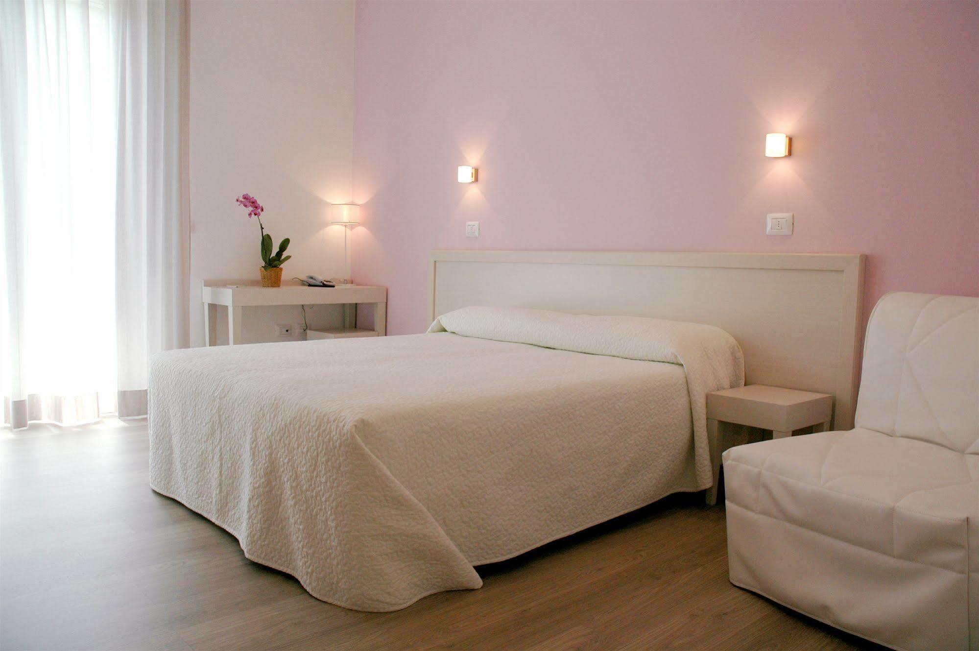 Maree Hotel تْشيزيناتيكو المظهر الخارجي الصورة